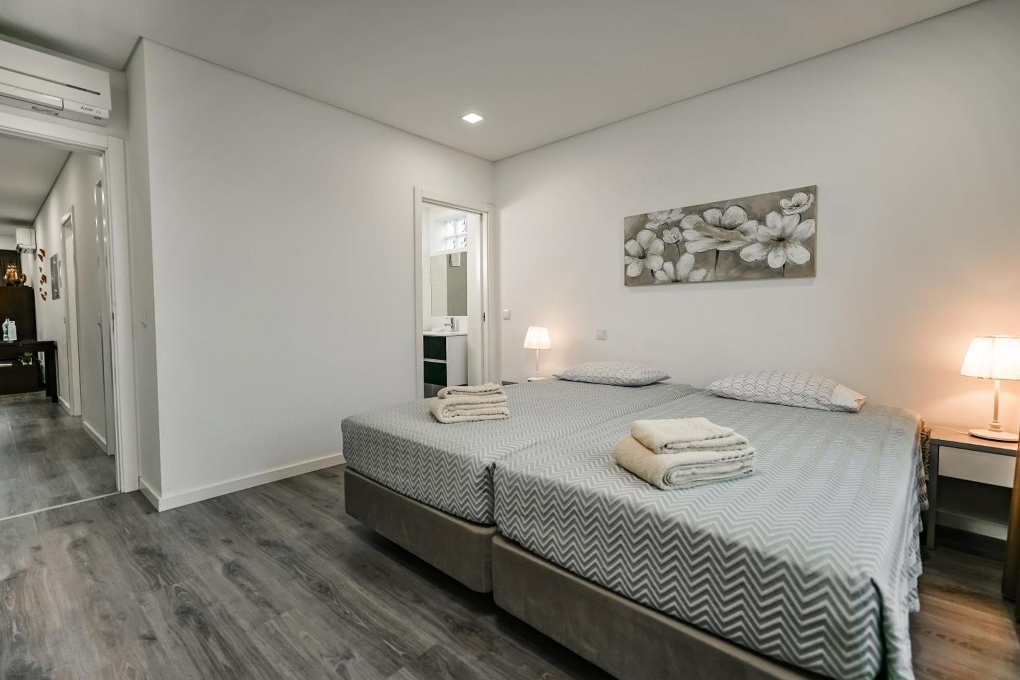 Casa Dos Terracos Apartamentos Сан-Мартинью-ду-Порту Экстерьер фото